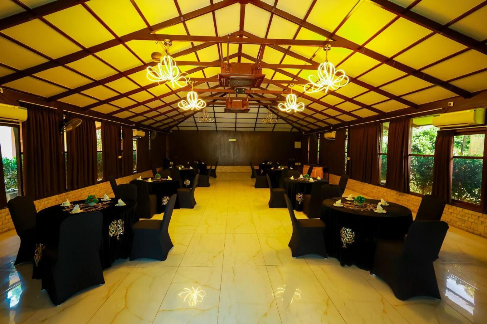 Veerdency Luxury Resort Devanahalli Luaran gambar