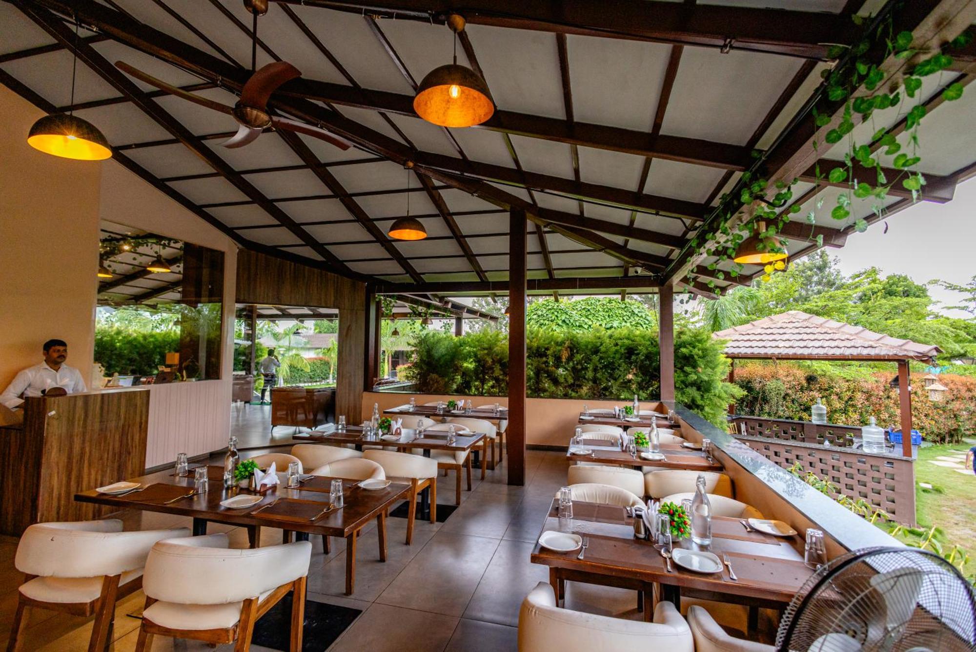 Veerdency Luxury Resort Devanahalli Luaran gambar