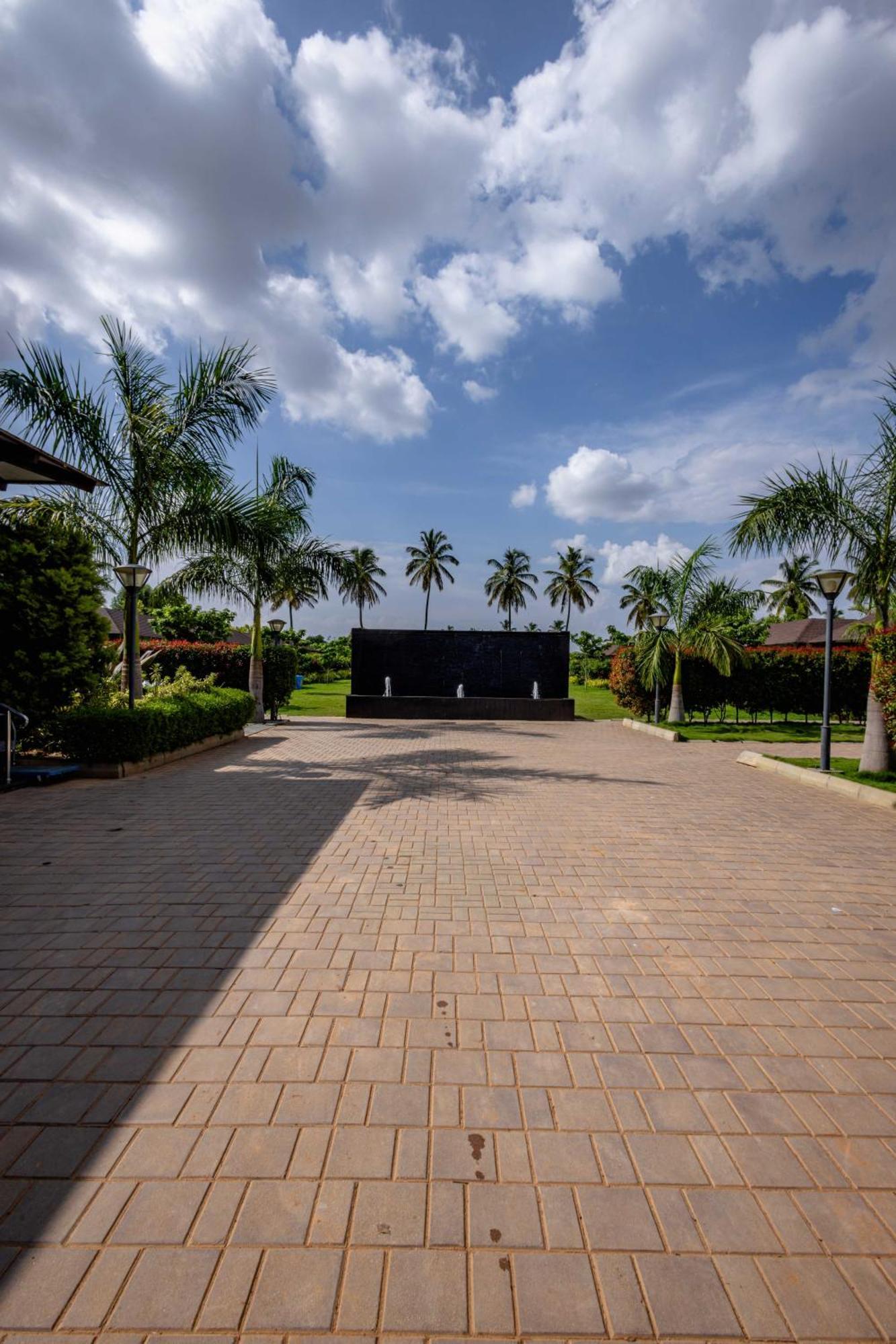 Veerdency Luxury Resort Devanahalli Luaran gambar
